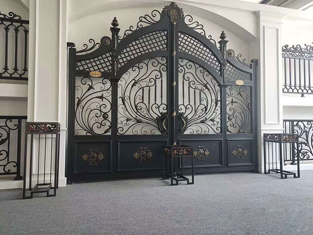մ