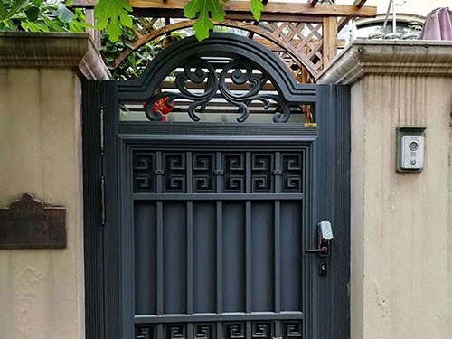 մ
