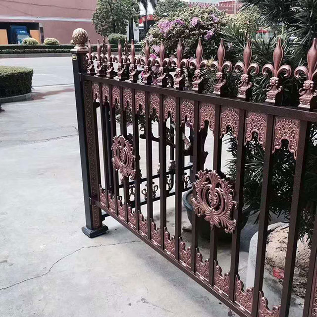 ջ